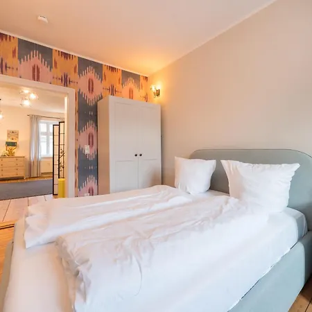 Design - Sanssouci, 10 Geschwister-scholl-strasse