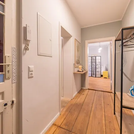 Design - Sanssouci, 10 Geschwister-scholl-strasse * Potsdam