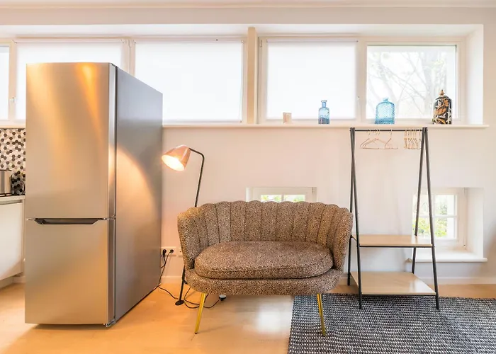 Design - Sanssouci, 10 Geschwister-scholl-strasse *